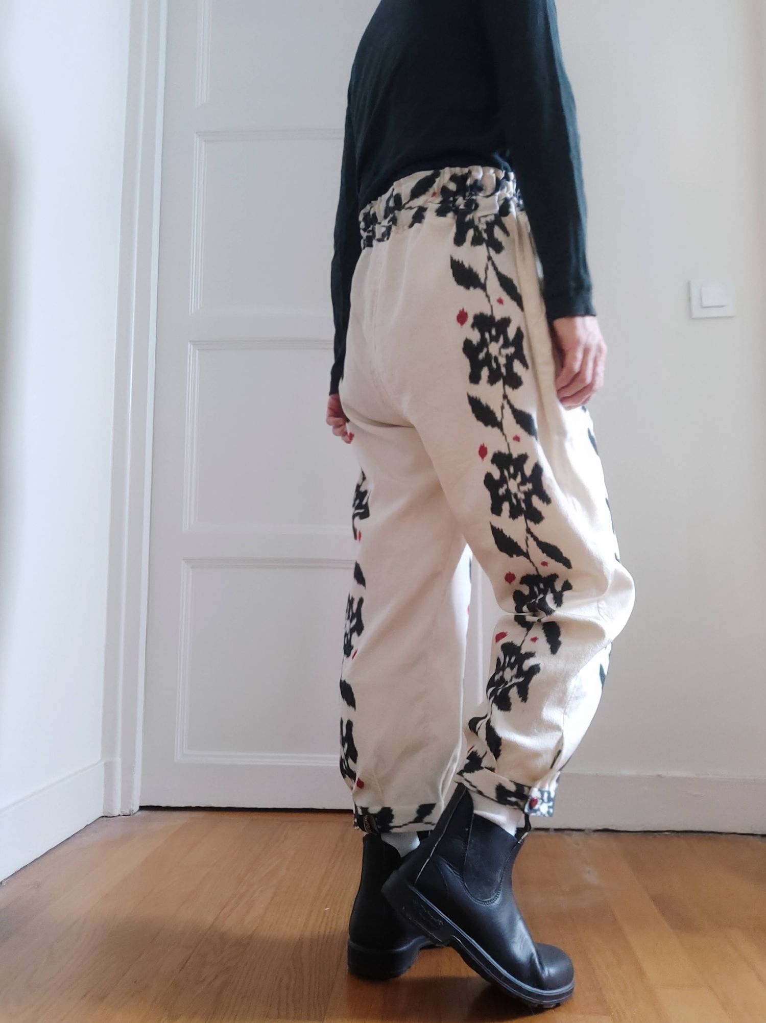 v_pantalon_mgm_bnr09.jpg