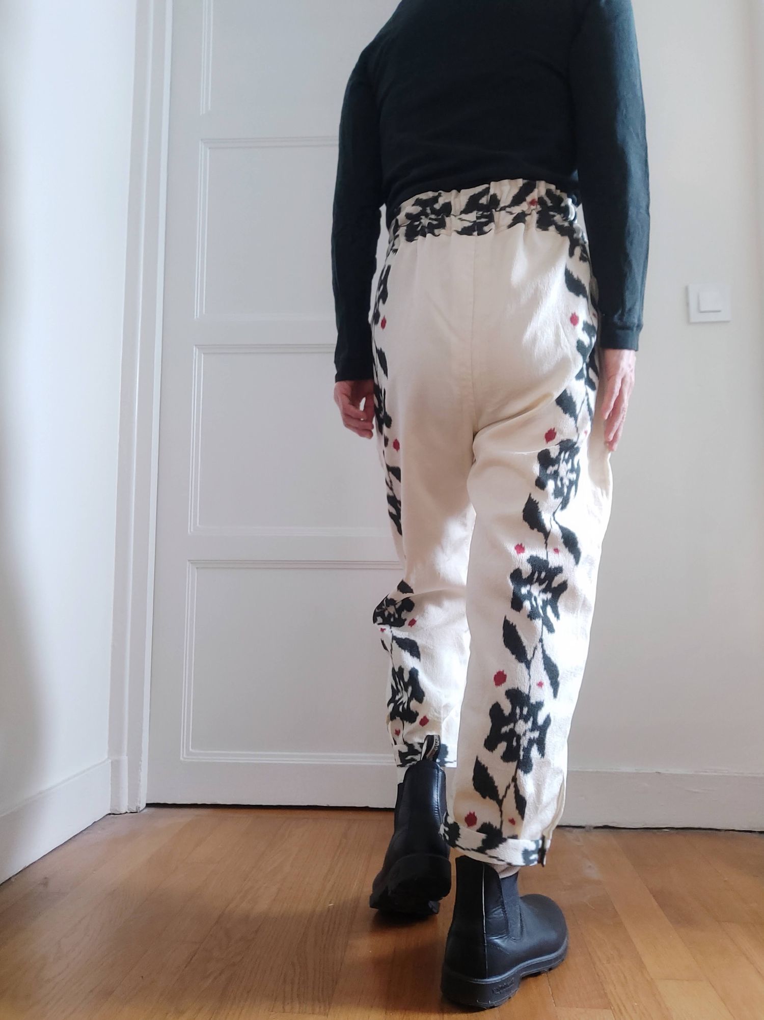 v_pantalon_mgm_bnr11.jpg
