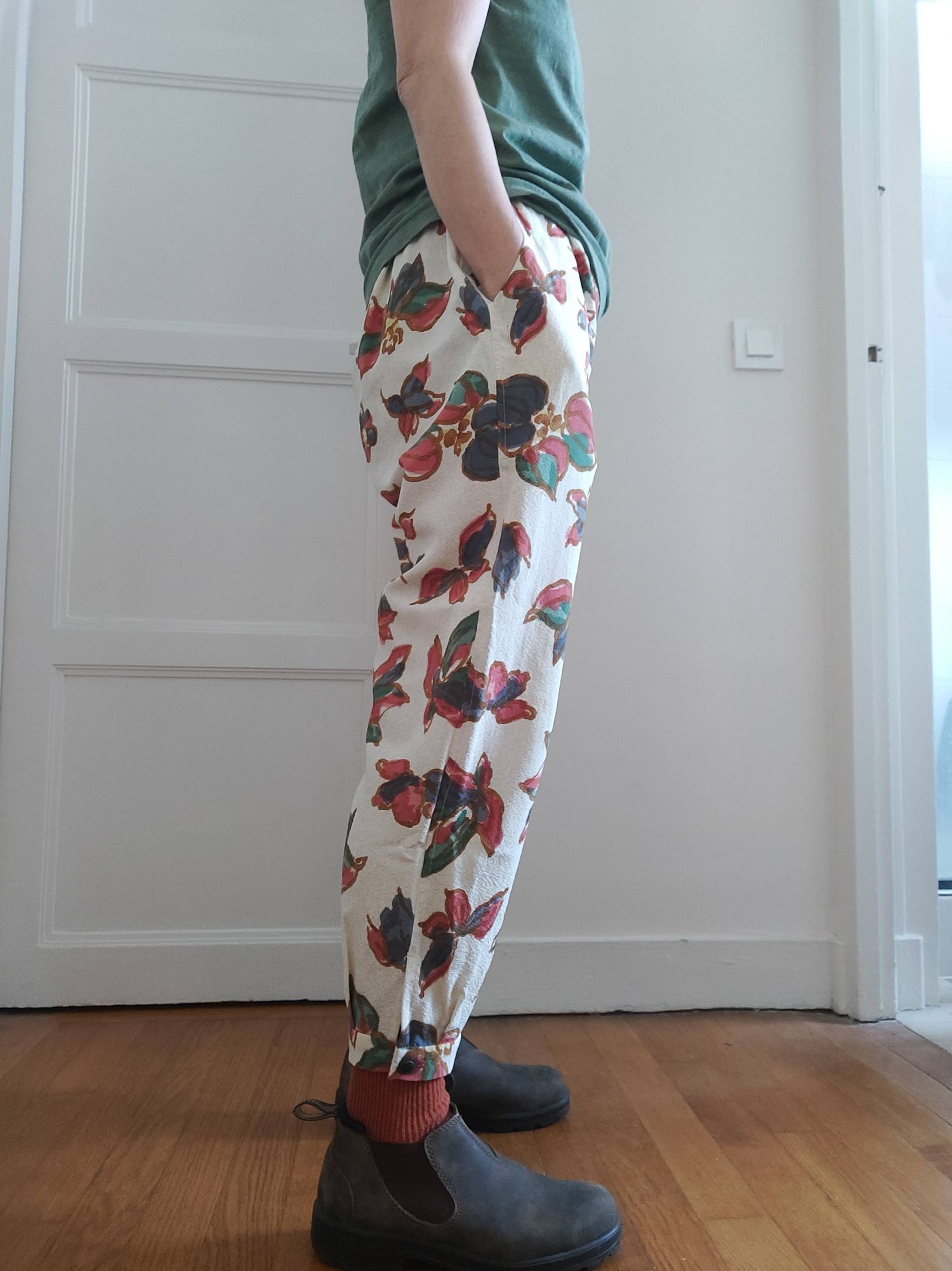v_pantalon_mgm_fov05.jpg